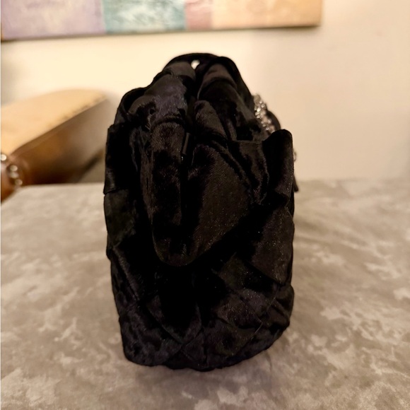New Sam Edelman Brit Frame Velvet Black Clutch - Picture 6 of 11